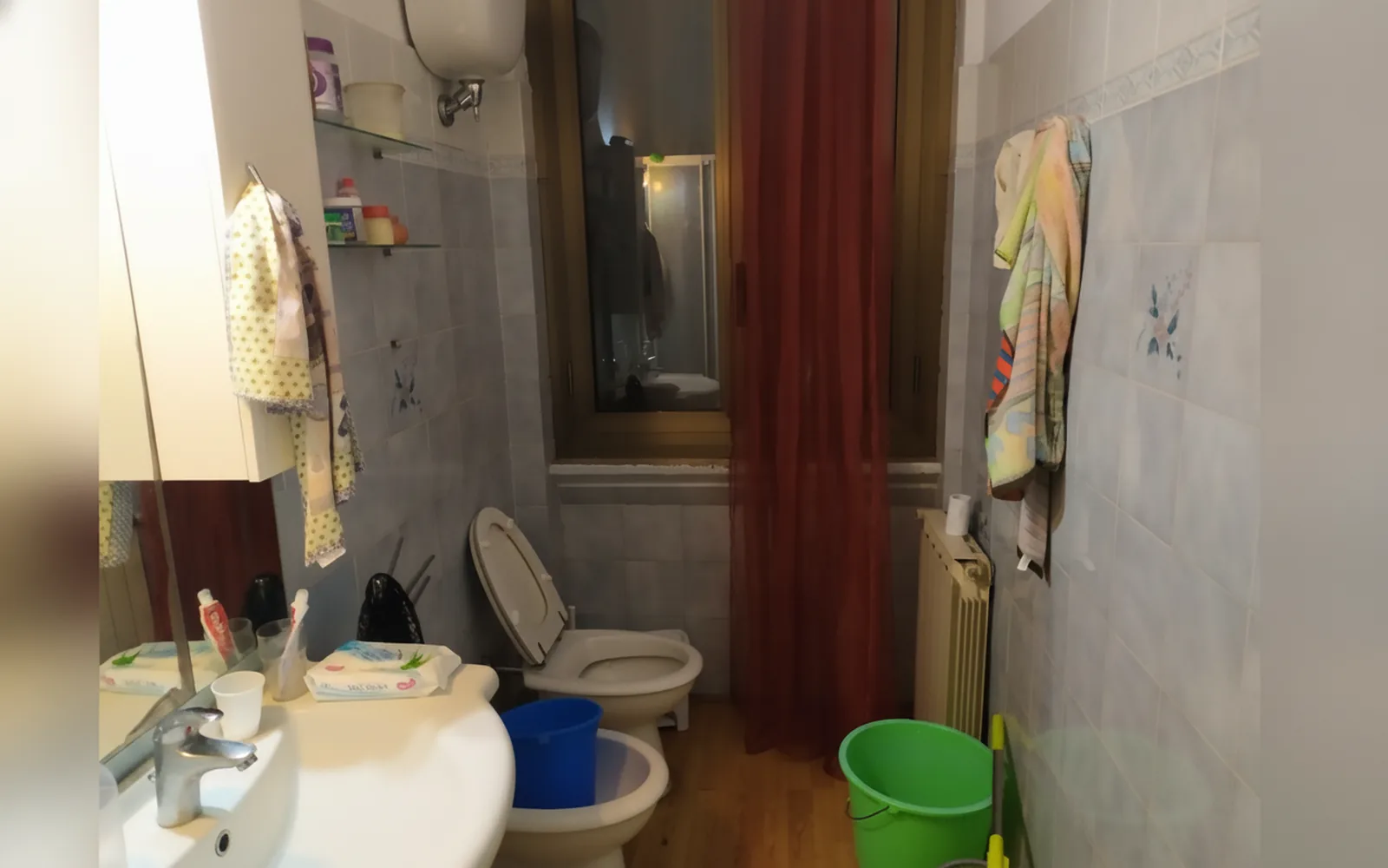 Camera con bagno privato — Appartamento Tacito, Terni (Umbria) (foto 6)
